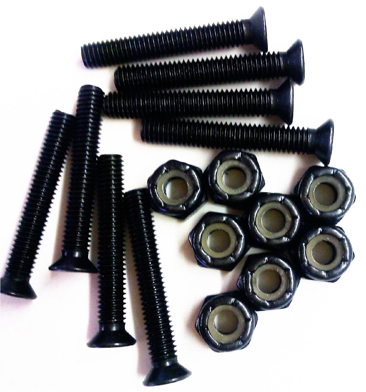 SET X 8 TORNILLOS PREMIUM + 8 TUERCAS AUTOFRENANTES NEGRAS PARA SKATE, SURF SKATE Y LONGBOARDS. - Imagen 2